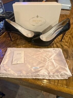 PRADA Calzature Donna Vernice Nero Black Patent Heels